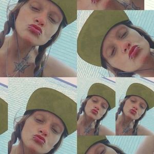 Meet your Posher, Desiree